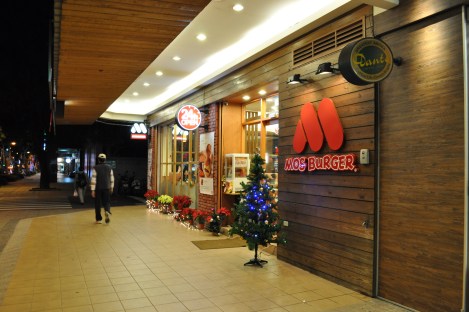 feelin the spirit at mos burger/taipei/dec 2012