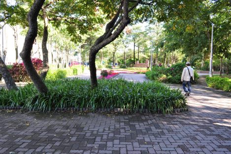 entrance to da'an park closest to the crib/da'an park, taipei/dec 2012