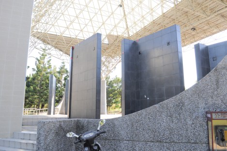 amphitheatre's wings/da'an park, taipei/dec 2012
