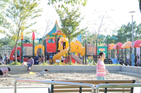 happy city kids/da'an park, taipei/dec 2012