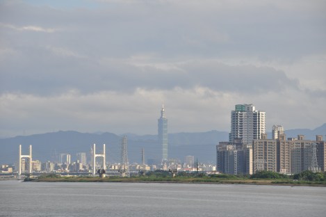 close up of 101/taipei circle trail/jan 2013