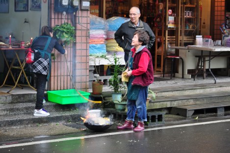 love this little woman/pingxi, taiwan/jan 2013
