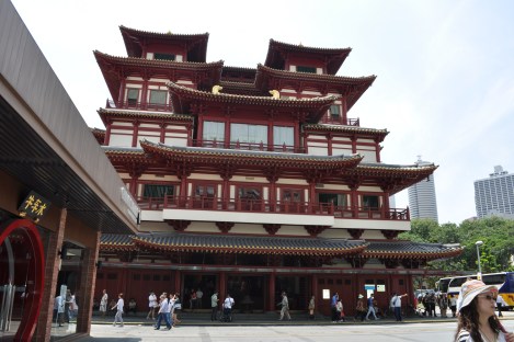 buddha tooth relic temple/singapore/march 2013
