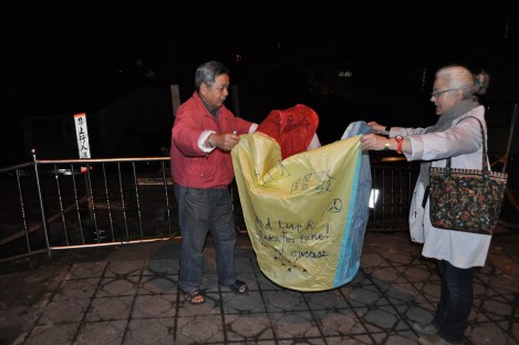 first step: spread out the paper/pingxi/march 2013