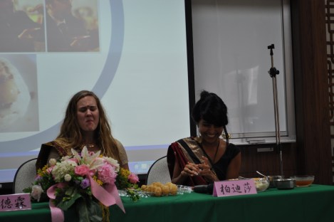 that's a look of enjoyment, in case you wondered/iclp, taipei/may 24, 2013